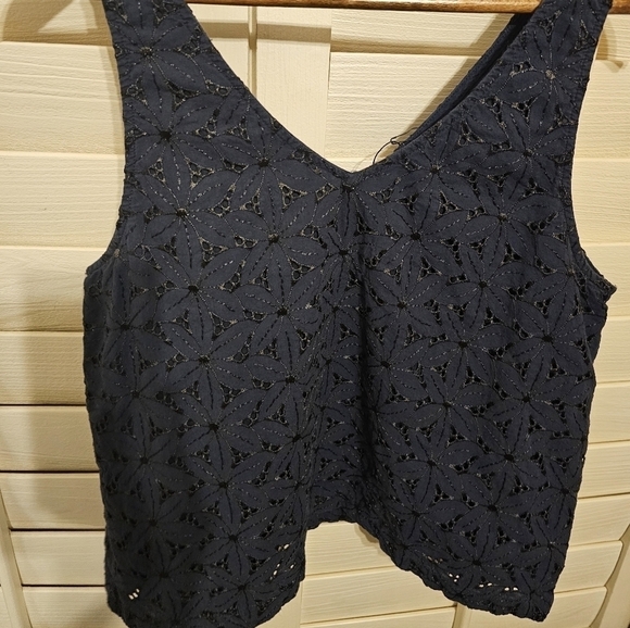 Ladies a new day tank blouse - Picture 2 of 5
